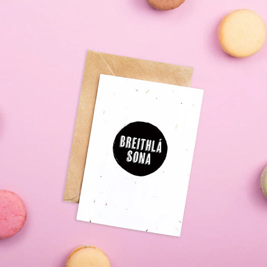 Breithlá Sona Black Circle Irish Birthday Card | Plantable Greeting Card
